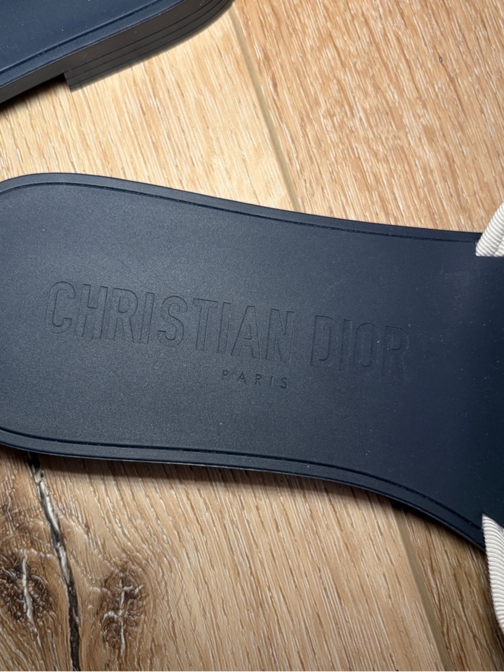 NWOT Dior Dio(r)evolution Slides - Picture 4 of 6